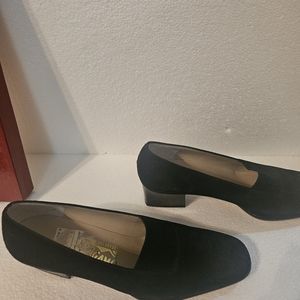 Salvatore Ferragamo Black Cornice 4CM size 7B